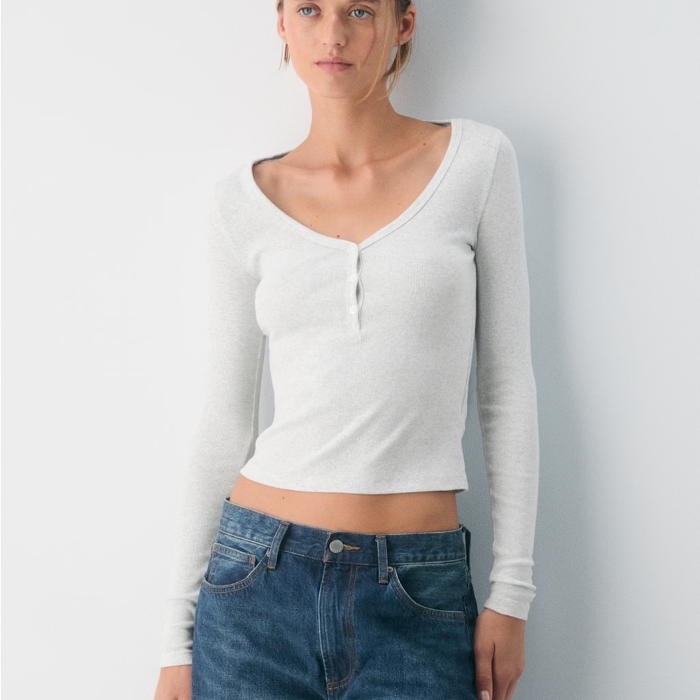 Aritzia
HomeStretch™ Rib Henley Longsleeve
